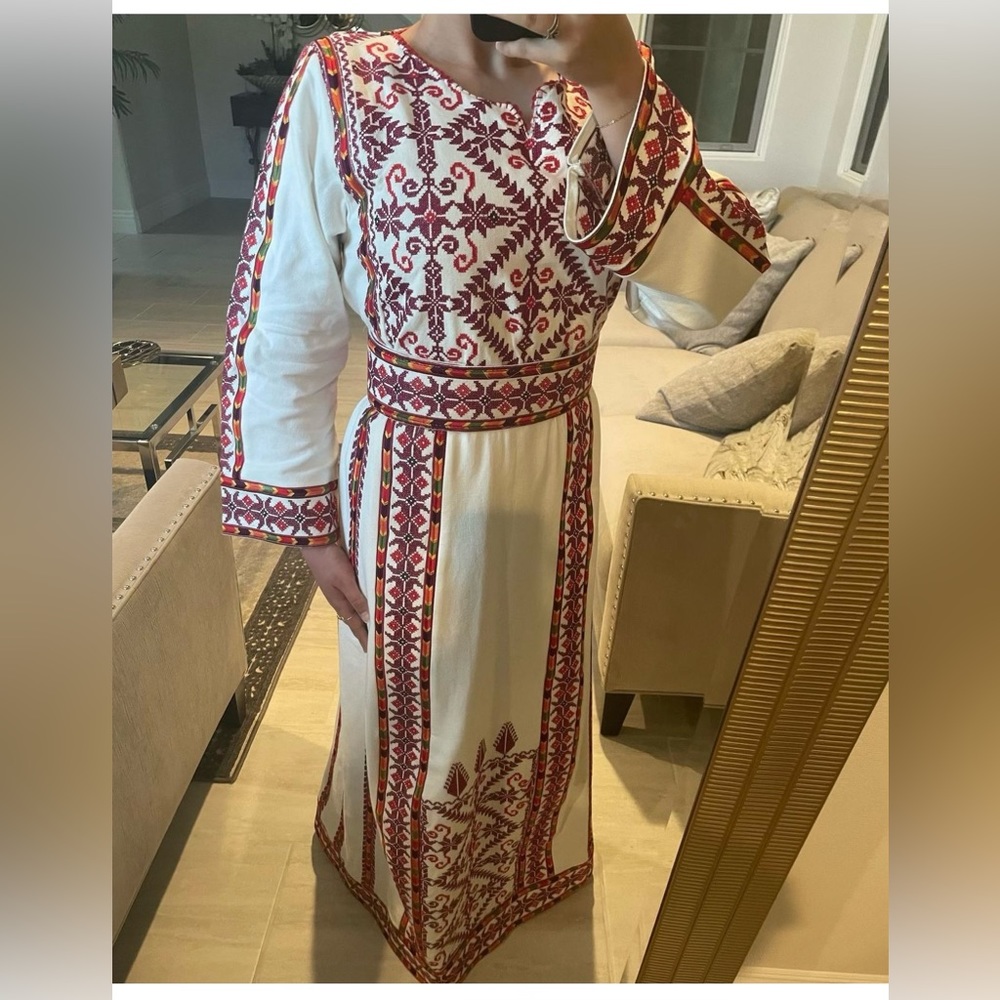 Palestinian thob